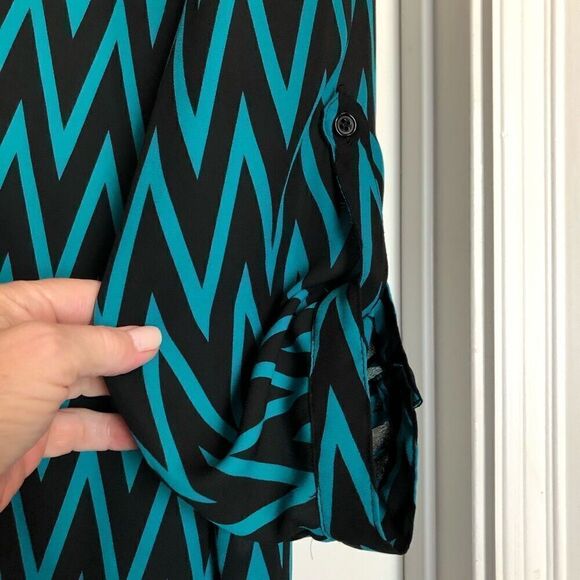 TACERA - NWOT 🎉HPx2🎉 L Sz L Tunic-Length 3/4-Button Chevron Blouse/Black & Teal - Picture 6 of 13